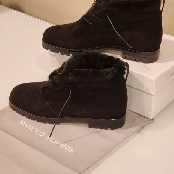 Brand New!!| Manolo Blahnik: Mircus Suede Shearling Lace-Up Booties - Picture 3 of 14